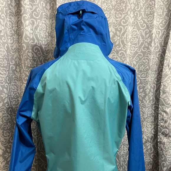 Patagonia Blue and Teal Women's Jacket - Picture 6 of 10